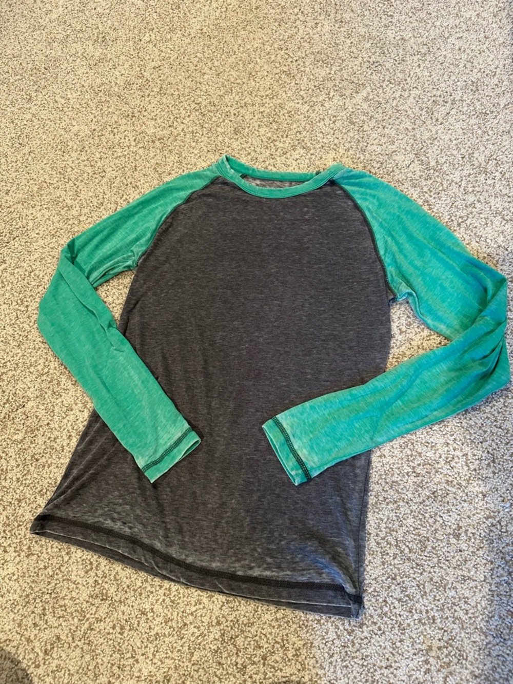 Buckle Black NWT Heather Charcoal & Teal Raglan Long Sleeve Tee Size Medium